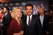 Moderatorin Barbara Osthoff und Elyas M'Barek am roten Teppich bei der Premiere "Das perfekte Geheimnis" im Mathäser Filmpalast 